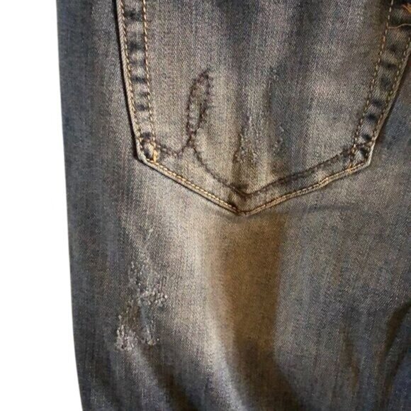 NWOT Women’s INC Embroidered Floral Jeans, Size 10P, Medium Wash - Picture 7 of 8